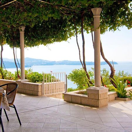 Guest House Burin Млини Екстериор снимка
