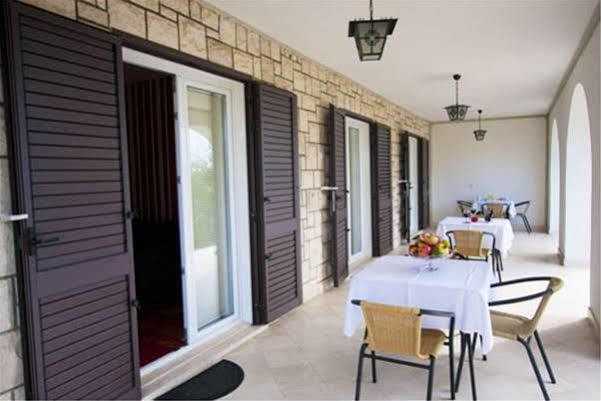 Guest House Burin Млини Екстериор снимка