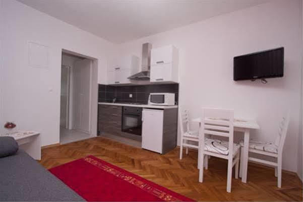 Guest House Burin Млини Екстериор снимка