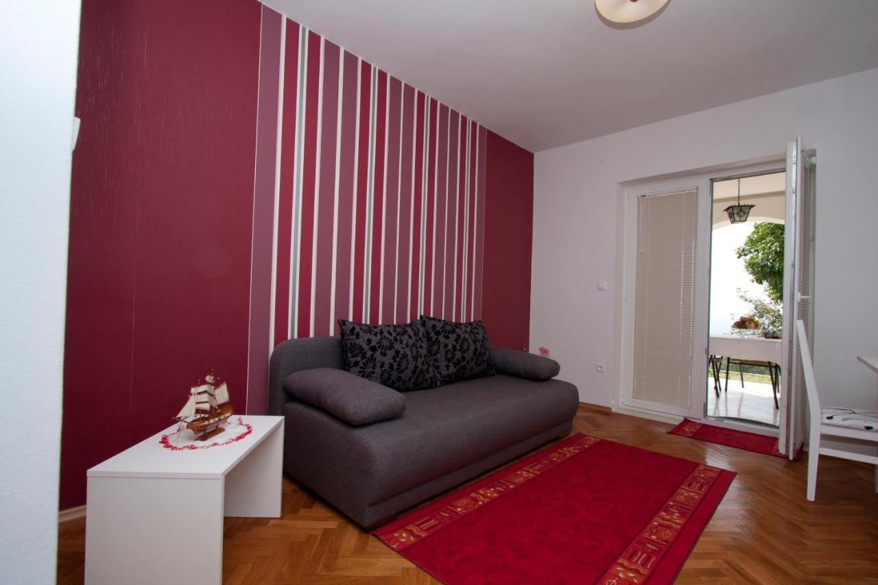 Guest House Burin Млини Екстериор снимка