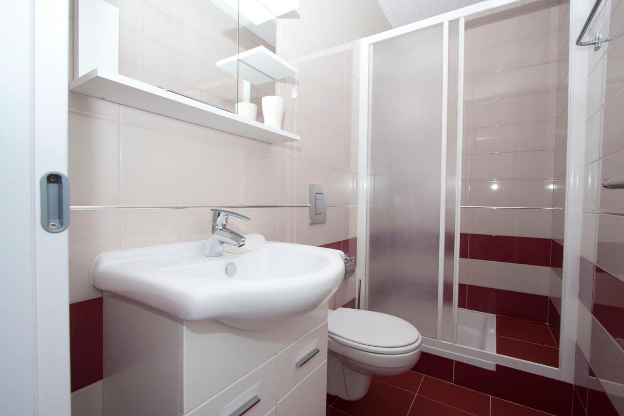 Guest House Burin Млини Екстериор снимка