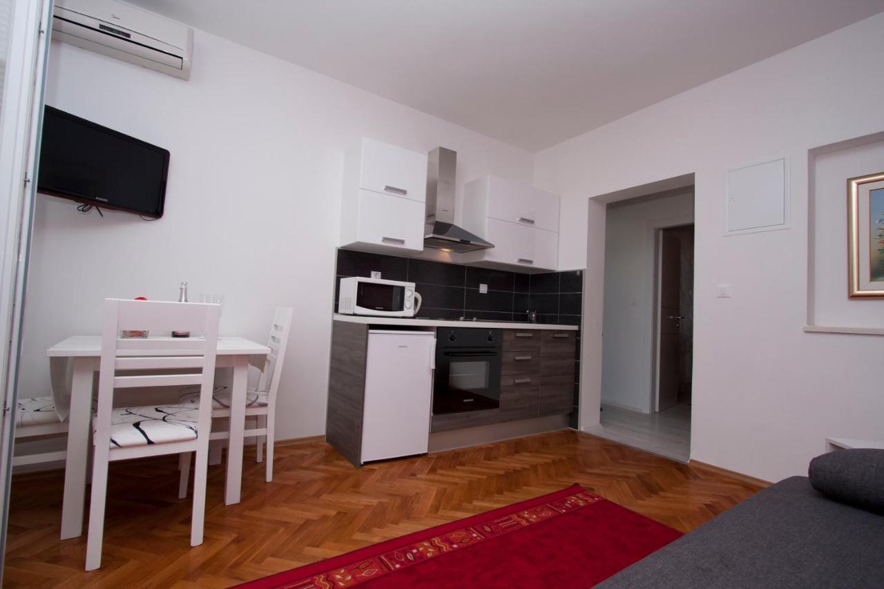 Guest House Burin Млини Екстериор снимка