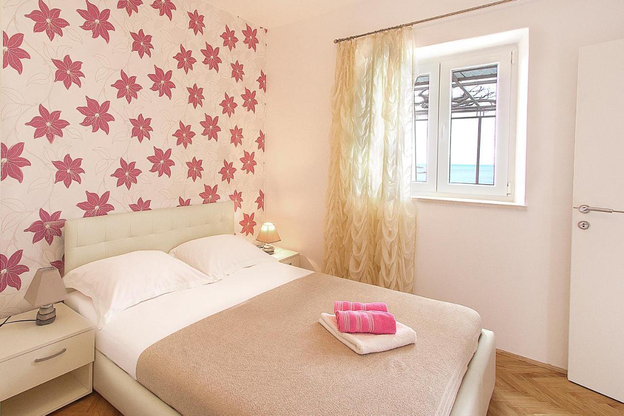 Guest House Burin Млини Екстериор снимка