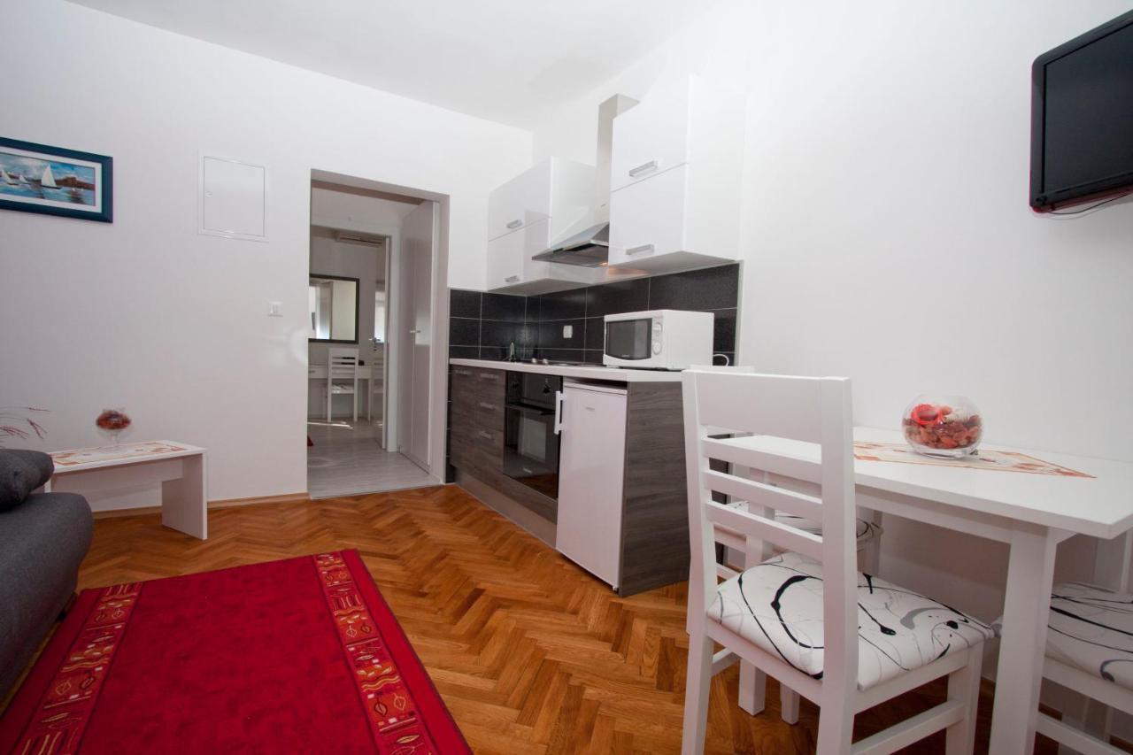 Guest House Burin Млини Екстериор снимка