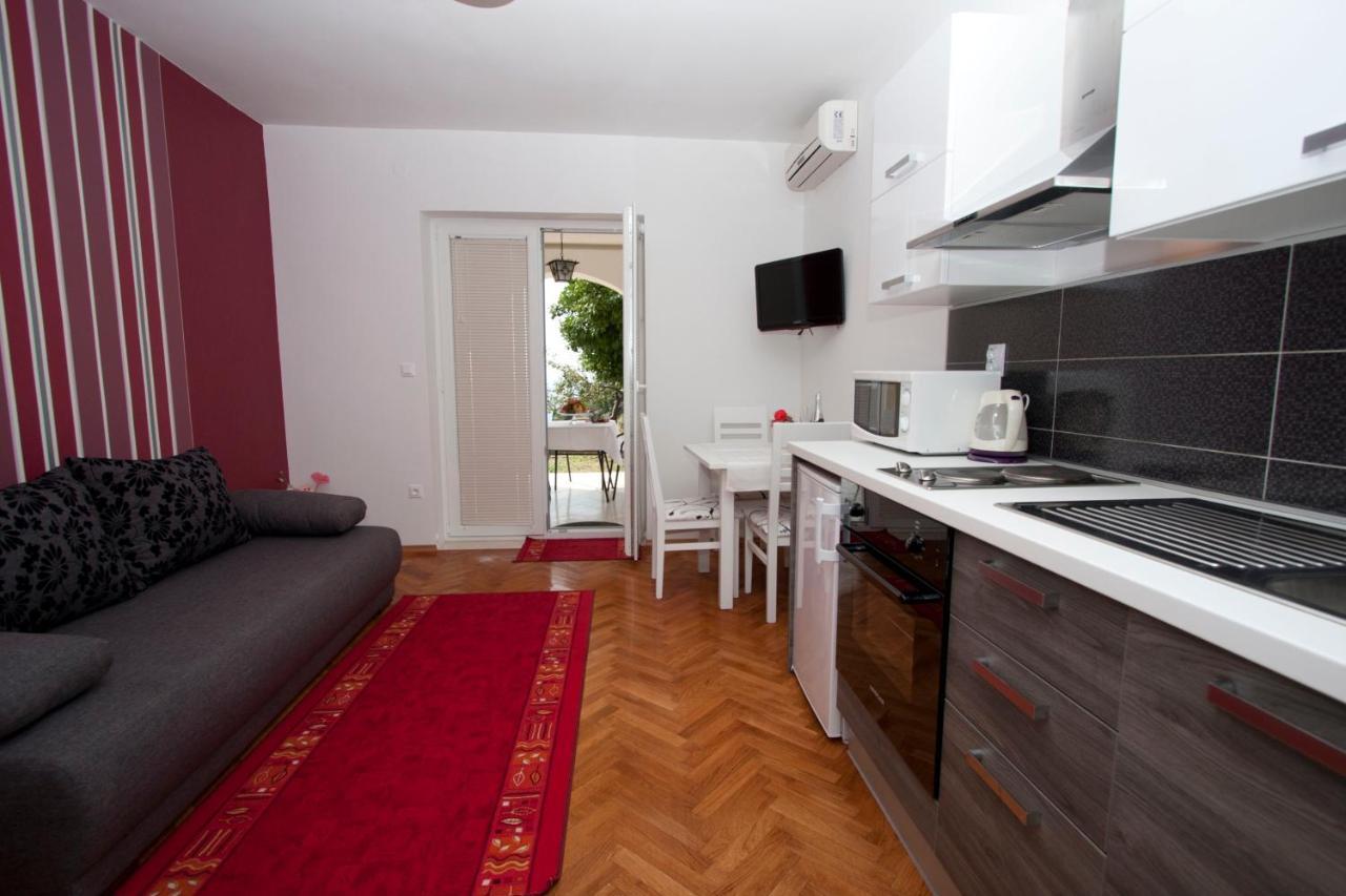 Guest House Burin Млини Екстериор снимка