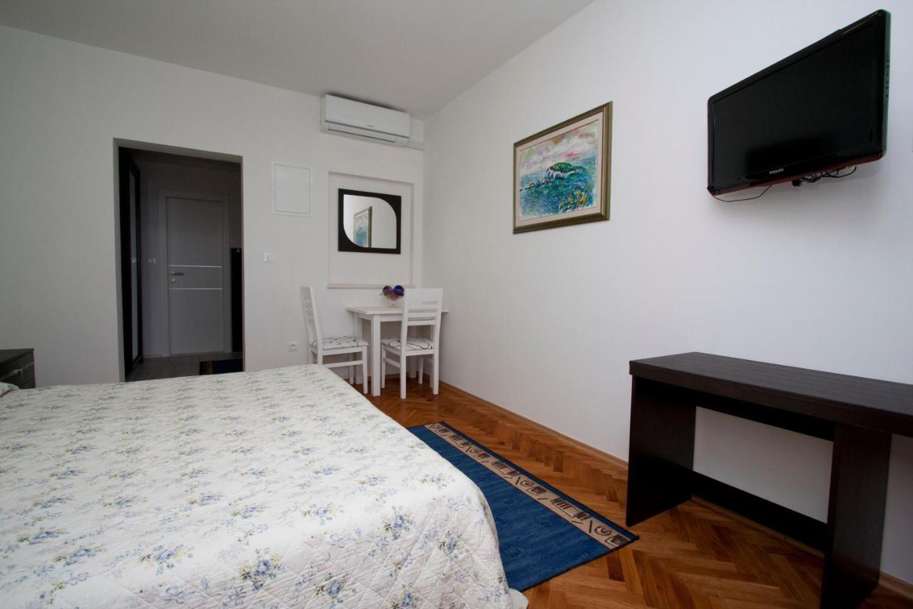 Guest House Burin Млини Екстериор снимка