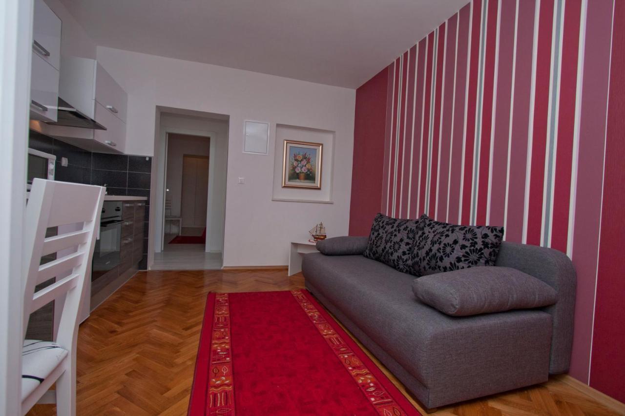 Guest House Burin Млини Екстериор снимка